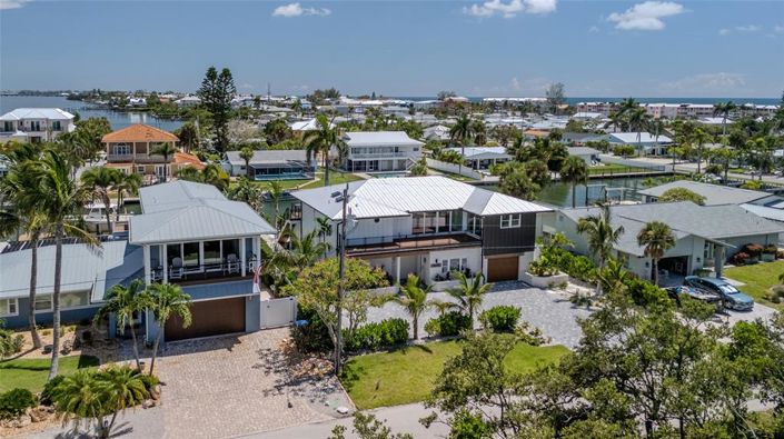 Image No.48-6 Bed Property for sale