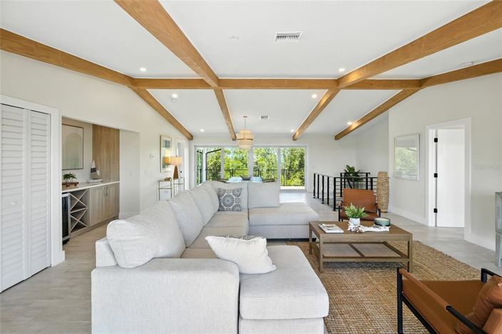 Image No.7-6 Bed Property for sale