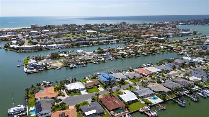 Image No.19-5 Bed Property for sale