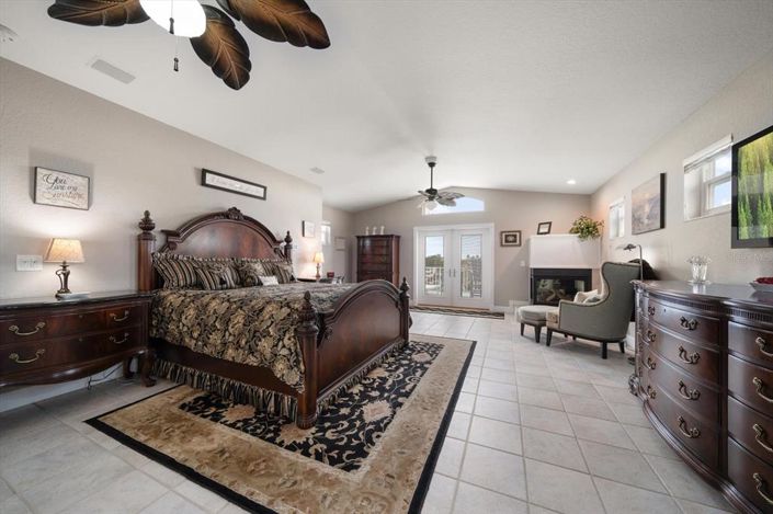 Image No.46-5 Bed Property for sale