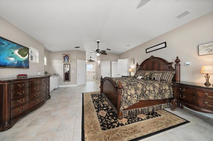 Image No.48-5 Bed Property for sale