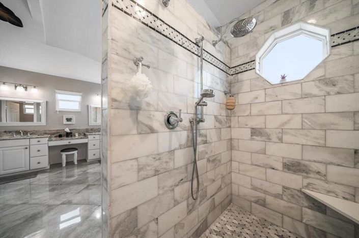 Image No.52-5 Bed Property for sale