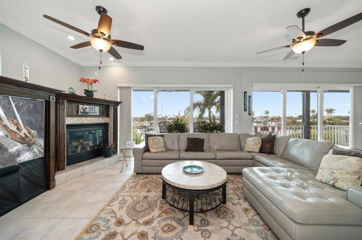 Image No.8-5 Bed Property for sale