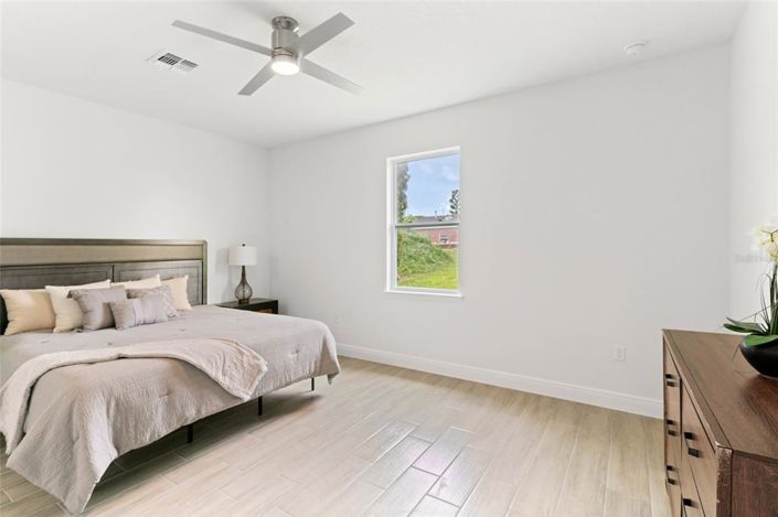 Image No.13-4 Bed Property for sale