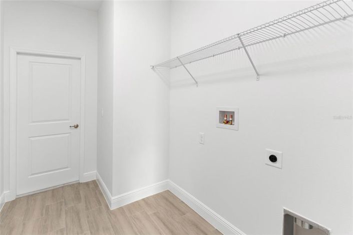 Image No.23-4 Bed Property for sale