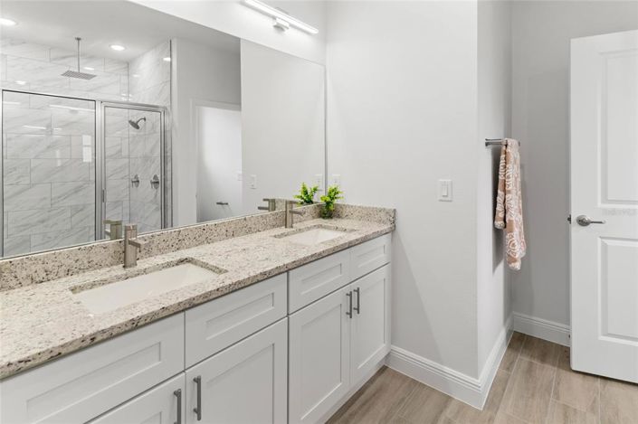 Image No.4-4 Bed Property for sale