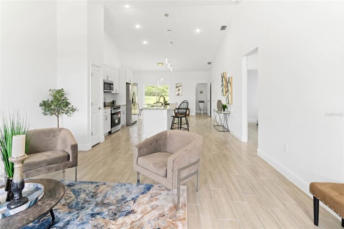 Image No.6-4 Bed Property for sale