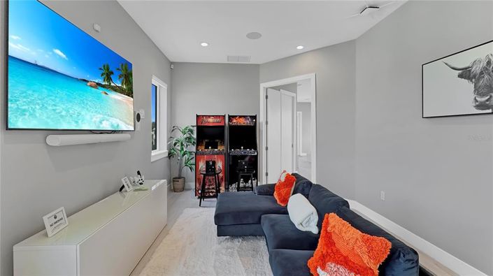 Image No.29-5 Bed Property for sale