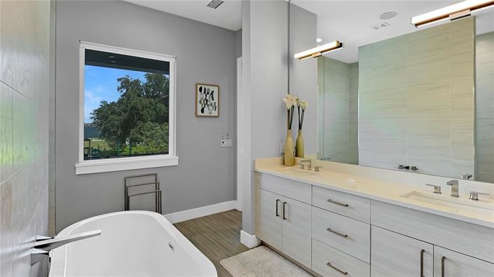 Image No.36-5 Bed Property for sale