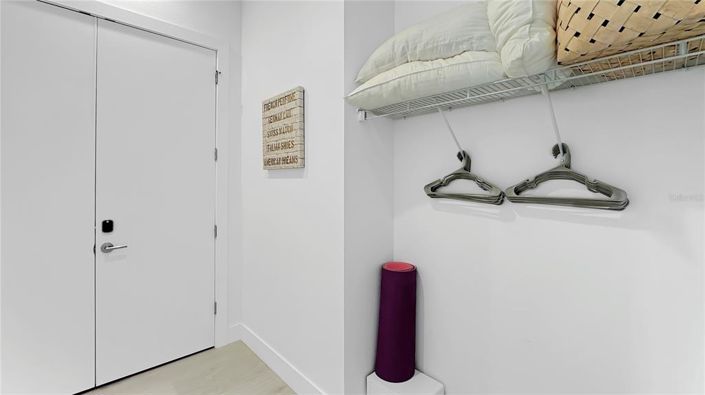 Image No.40-5 Bed Property for sale