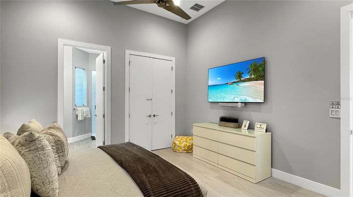 Image No.44-5 Bed Property for sale