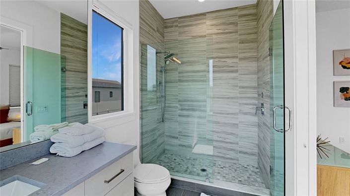 Image No.56-5 Bed Property for sale