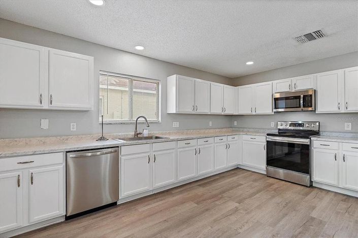 Image No.10-3 Bed Property for sale