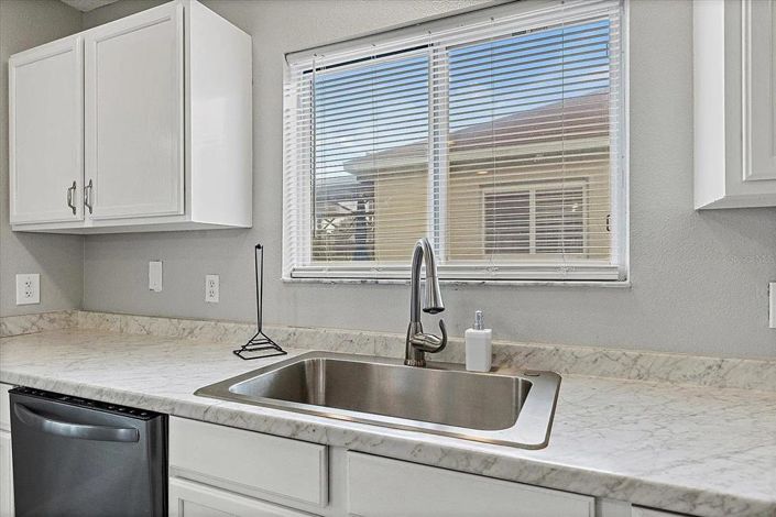 Image No.19-3 Bed Property for sale