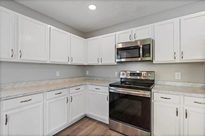 Image No.3-3 Bed Property for sale