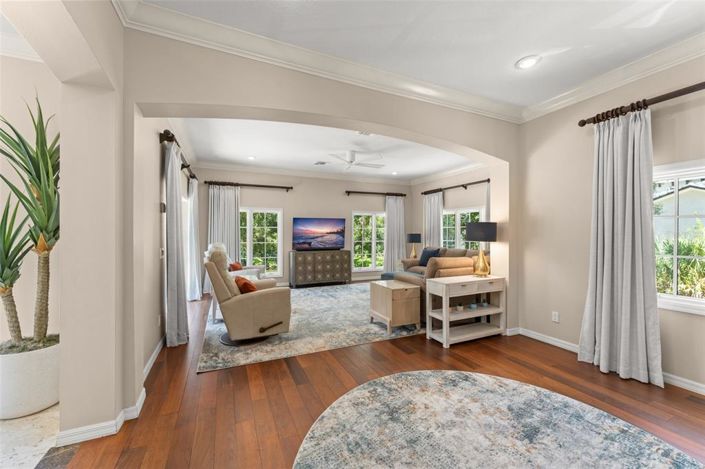 Image No.20-4 Bed Property for sale