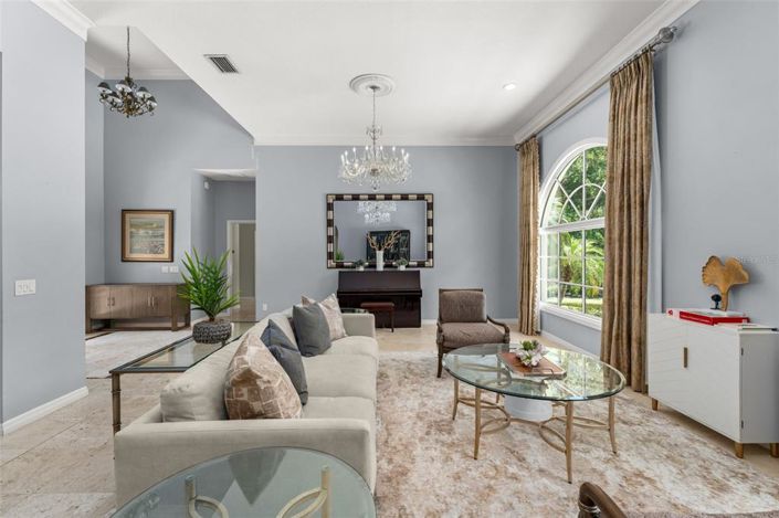 Image No.8-4 Bed Property for sale