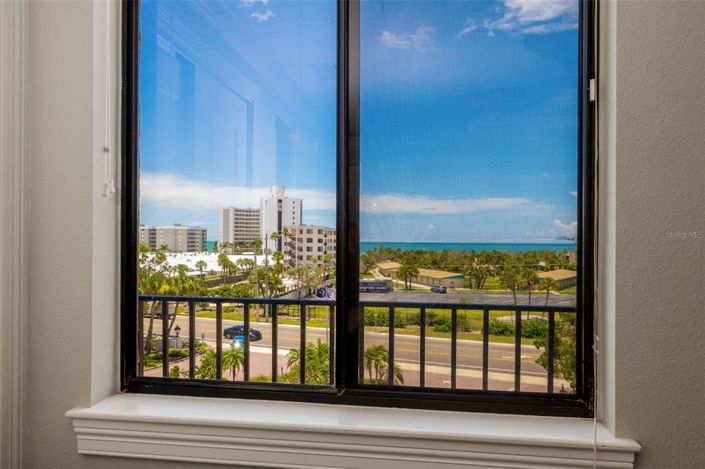 Image No.13-2 Bed Property for sale