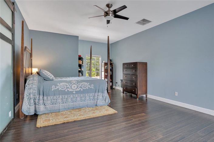 Image No.25-3 Bed Property for sale