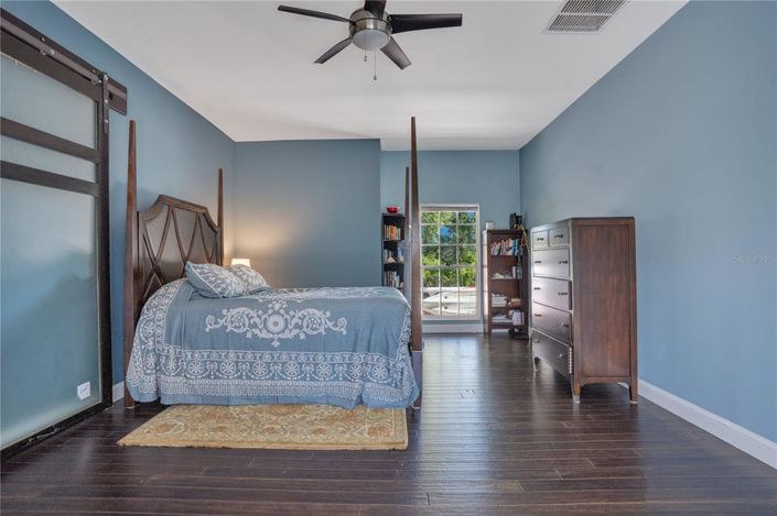 Image No.26-3 Bed Property for sale