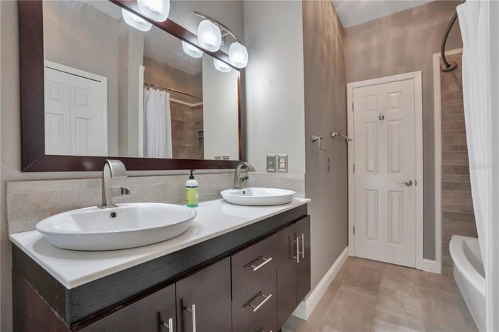 Image No.37-3 Bed Property for sale