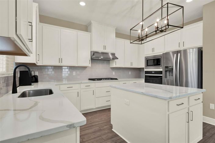 Image No.14-3 Bed Property for sale