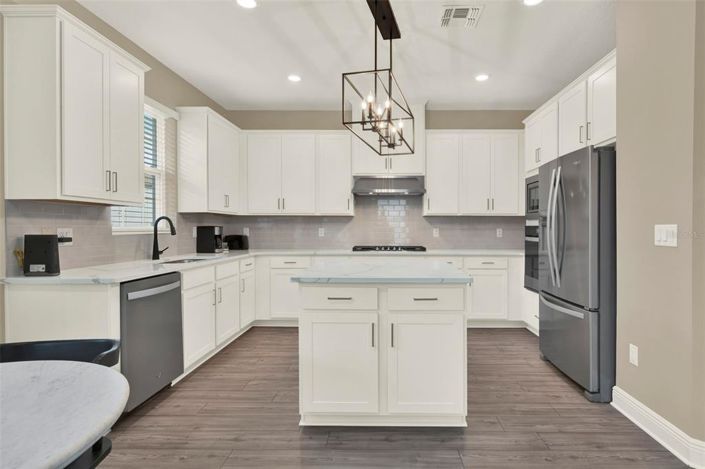 Image No.15-3 Bed Property for sale