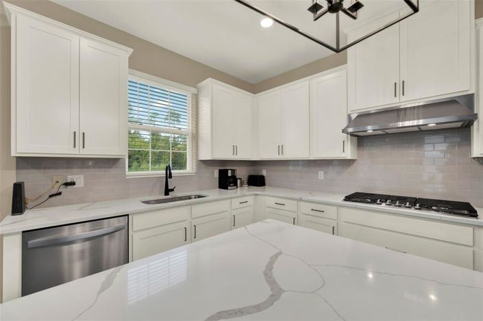 Image No.19-3 Bed Property for sale