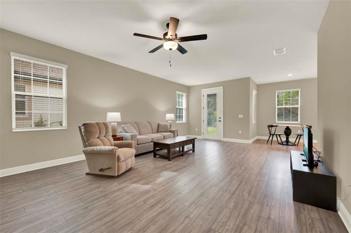 Image No.6-3 Bed Property for sale