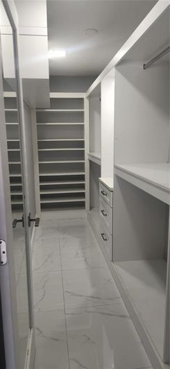 Image No.11-3 Bed Property for sale