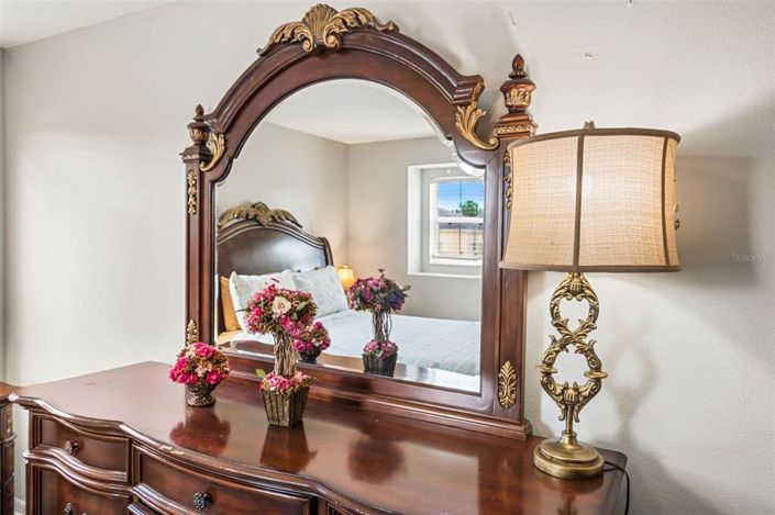 Image No.17-5 Bed Property for sale