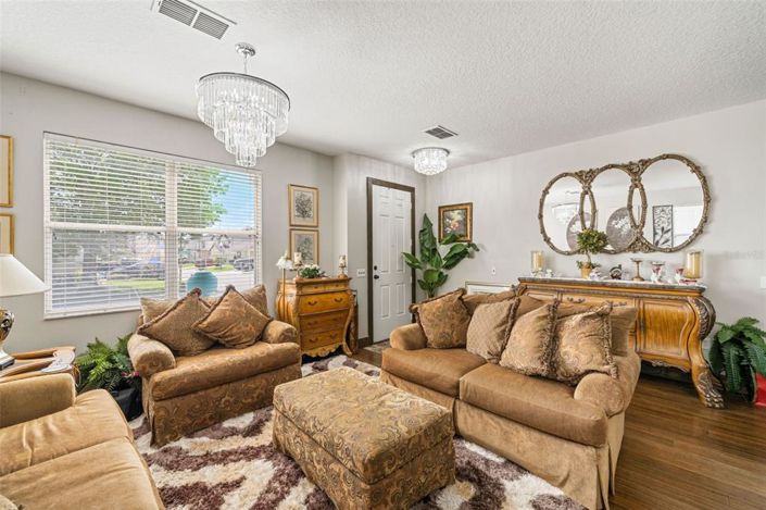 Image No.36-5 Bed Property for sale