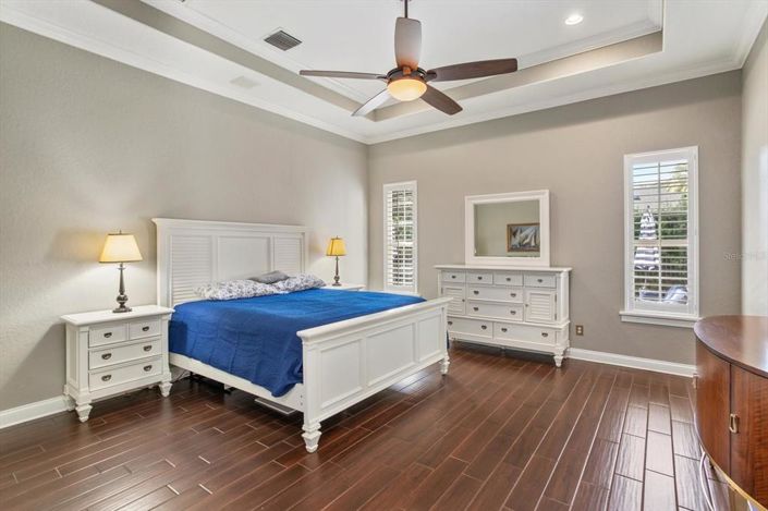 Image No.17-6 Bed Property for sale