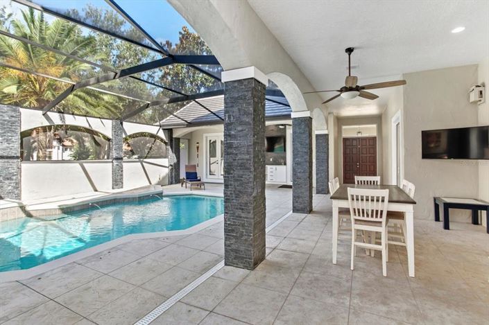 Image No.33-6 Bed Property for sale