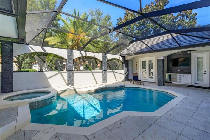 Image No.37-6 Bed Property for sale