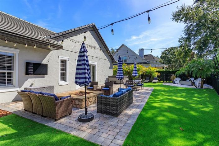 Image No.45-6 Bed Property for sale