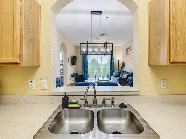 Image No.10-3 Bed Property for sale