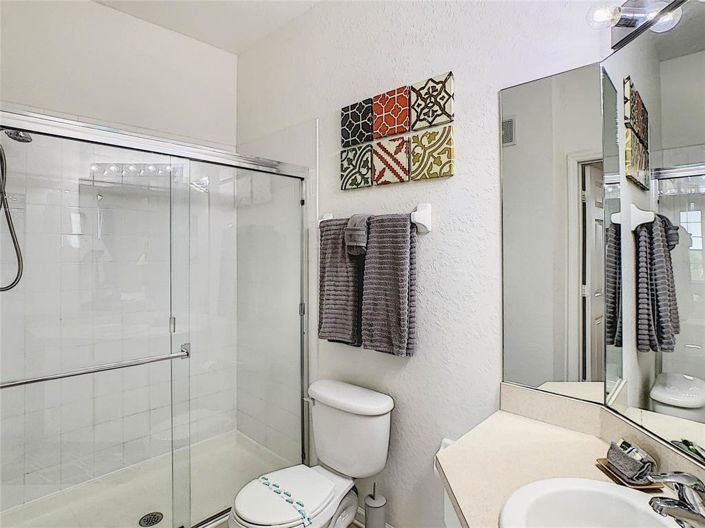 Image No.19-3 Bed Property for sale