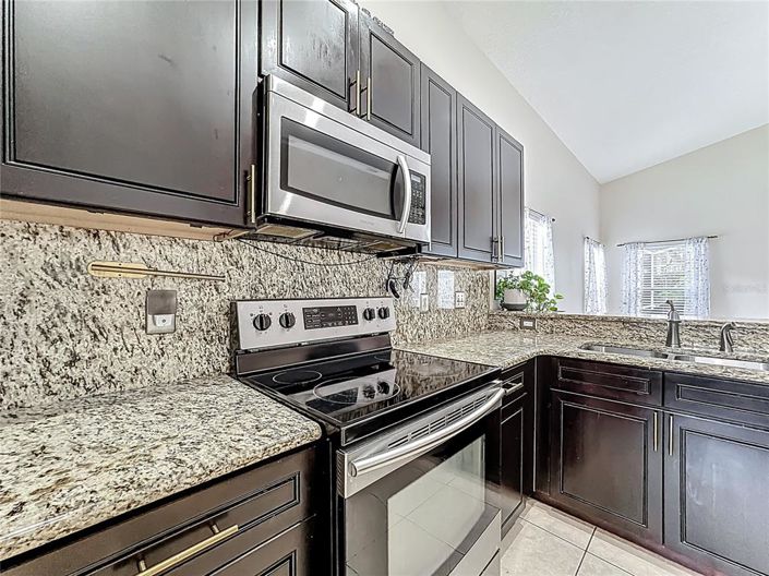 Image No.13-5 Bed Property for sale