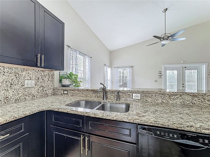 Image No.15-5 Bed Property for sale