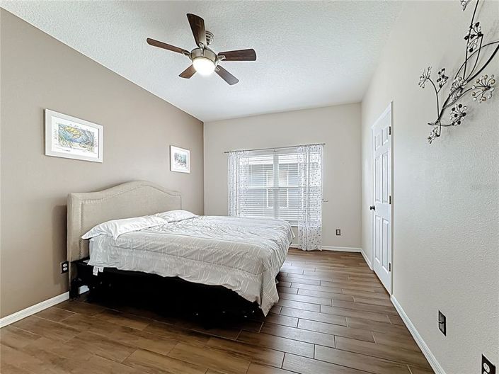 Image No.20-5 Bed Property for sale