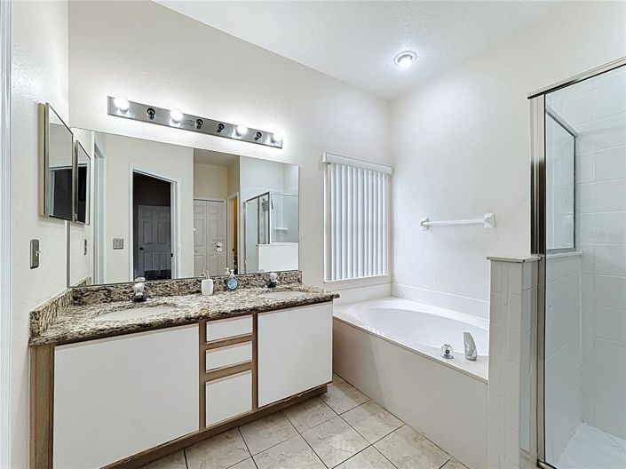 Image No.21-5 Bed Property for sale