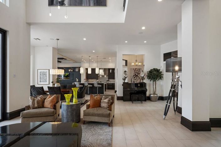 Image No.11-6 Bed Property for sale