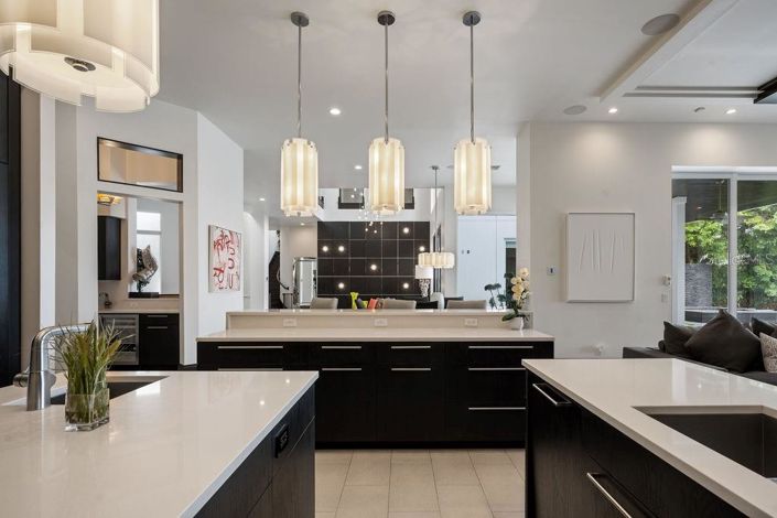 Image No.18-6 Bed Property for sale