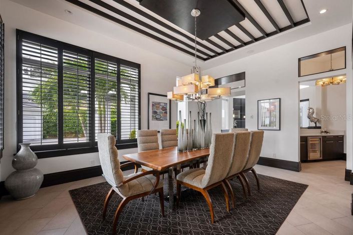 Image No.26-6 Bed Property for sale