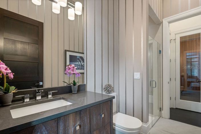 Image No.27-6 Bed Property for sale