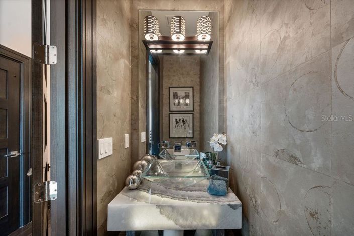 Image No.31-6 Bed Property for sale