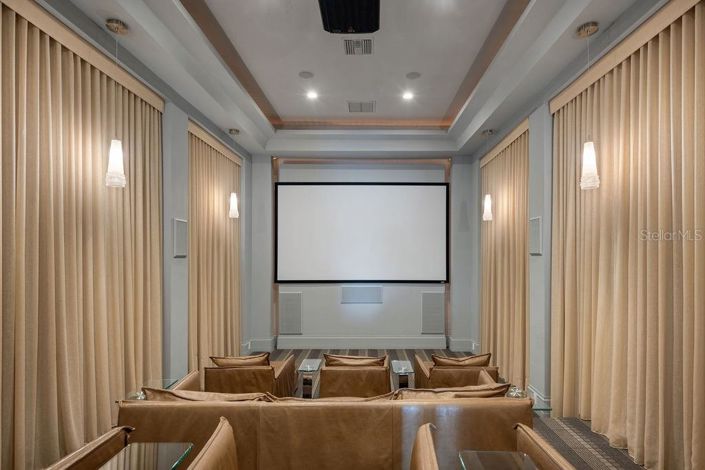 Image No.33-6 Bed Property for sale