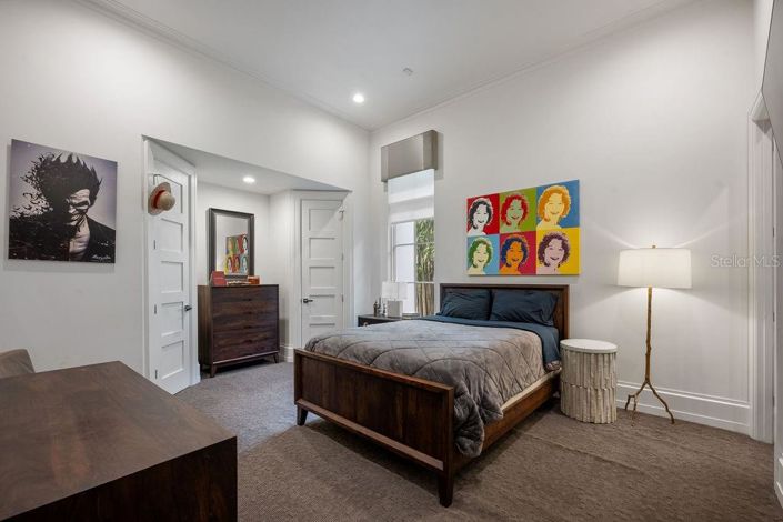 Image No.37-6 Bed Property for sale