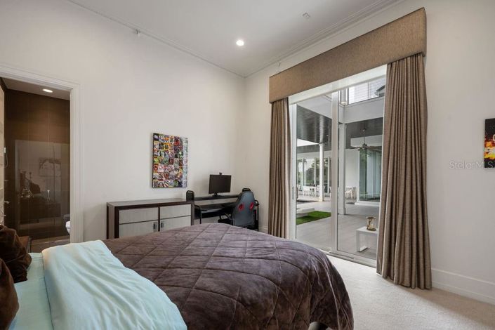 Image No.39-6 Bed Property for sale